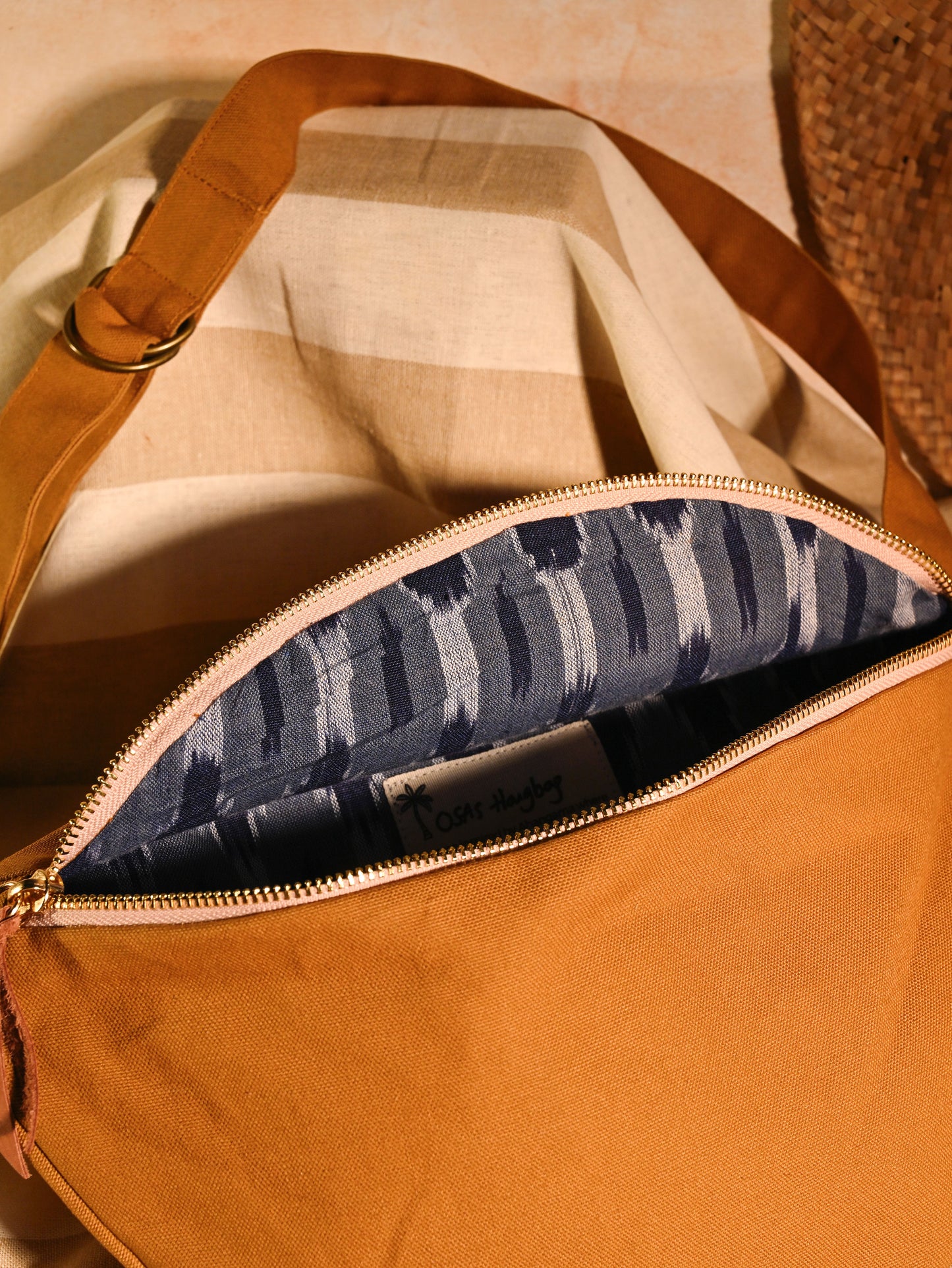 Canvas XL Hangbag