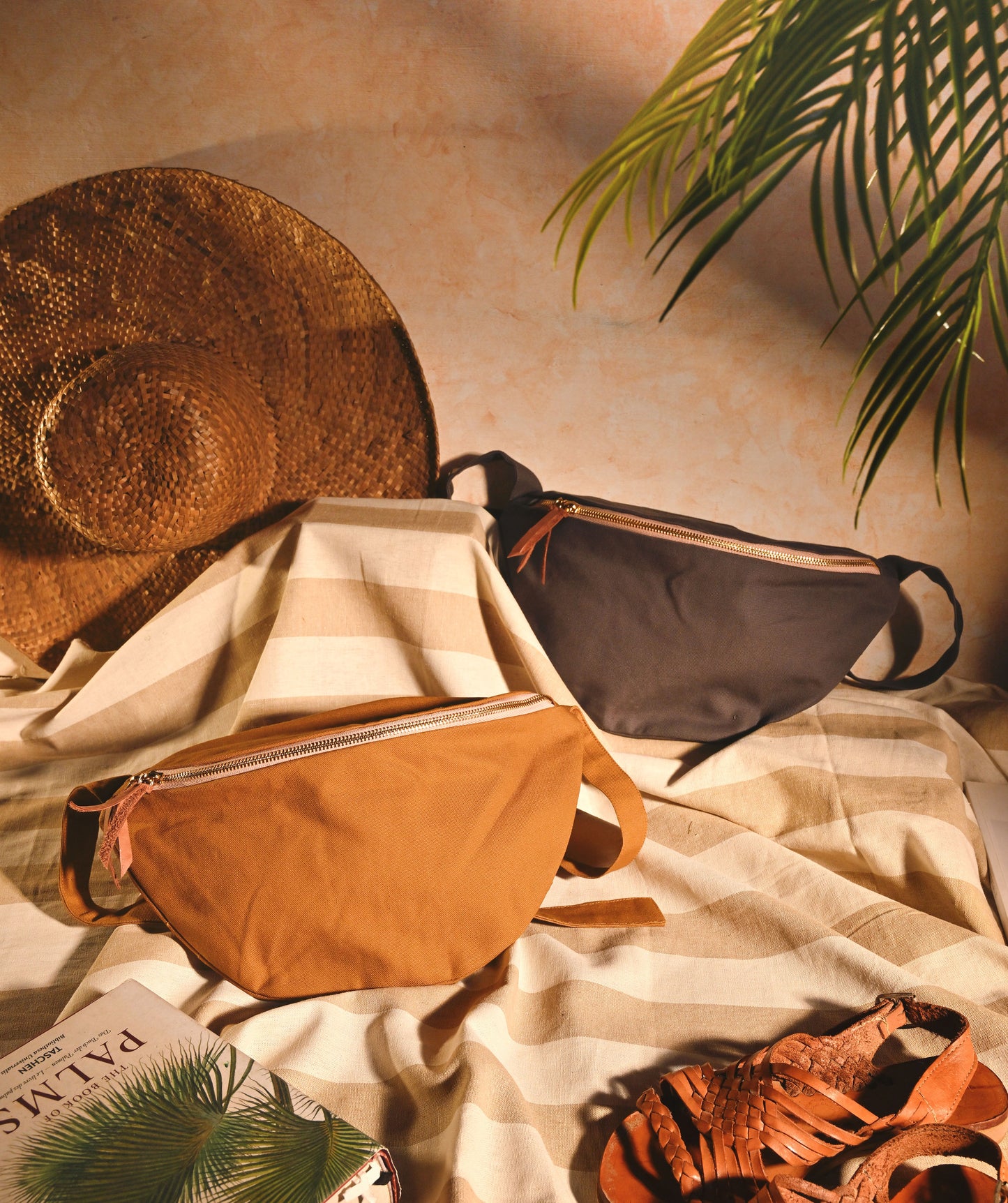 Canvas XL Hangbag
