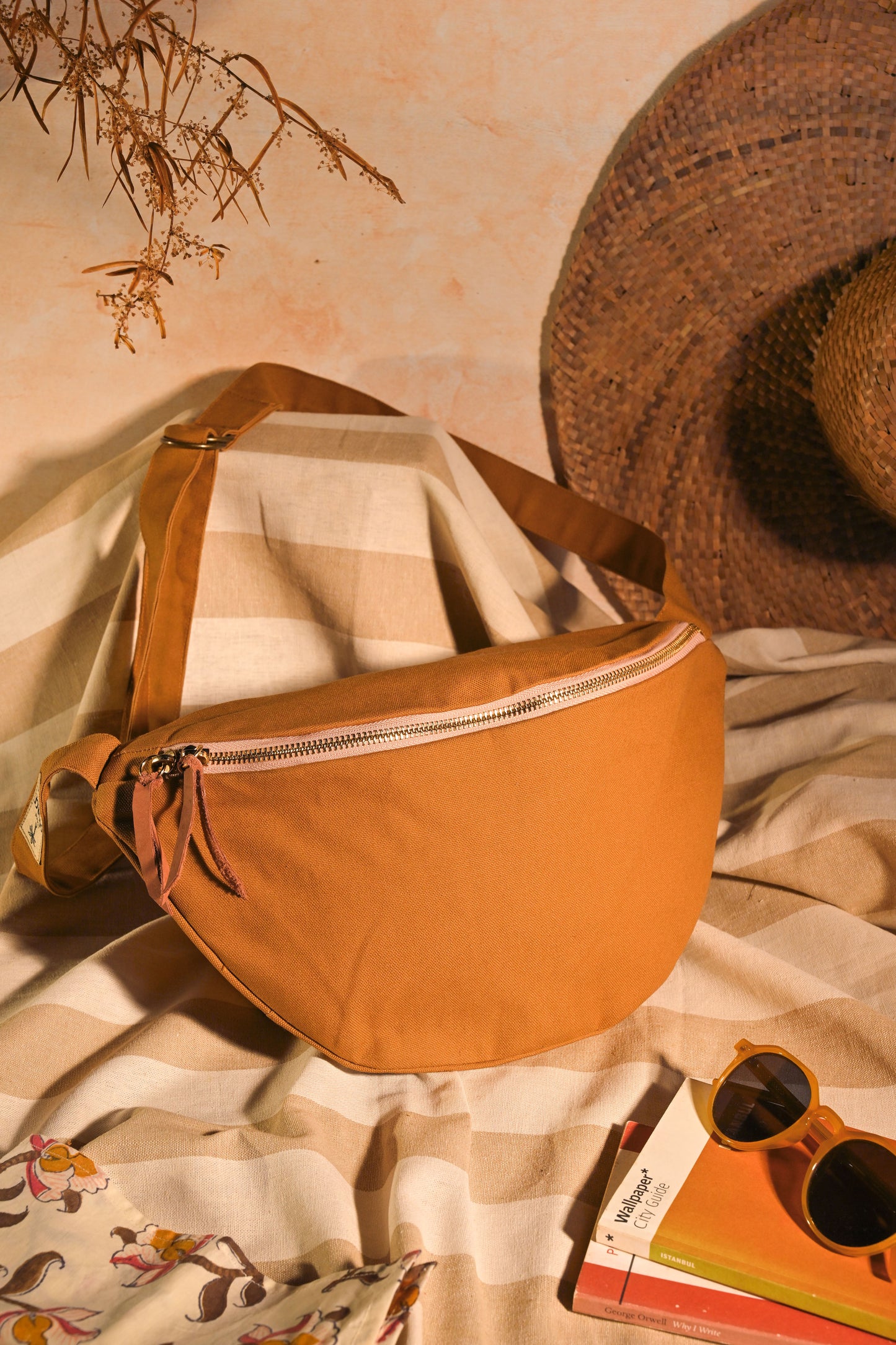 Canvas XL Hangbag