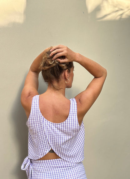 Swing-back Top