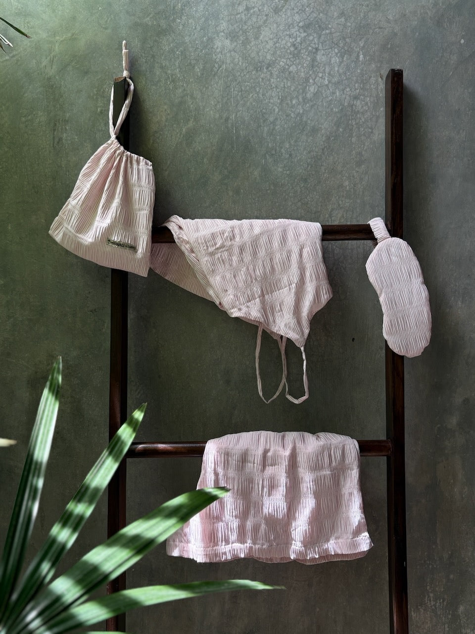 Travel Sleep Sets